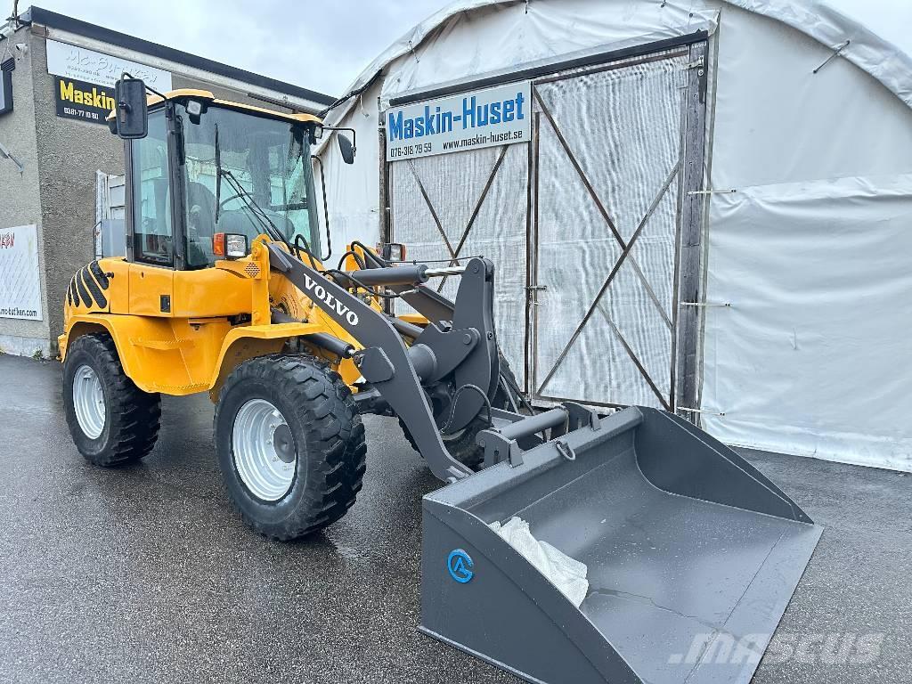 Volvo L30B Iekrāvēji uz riteņiem