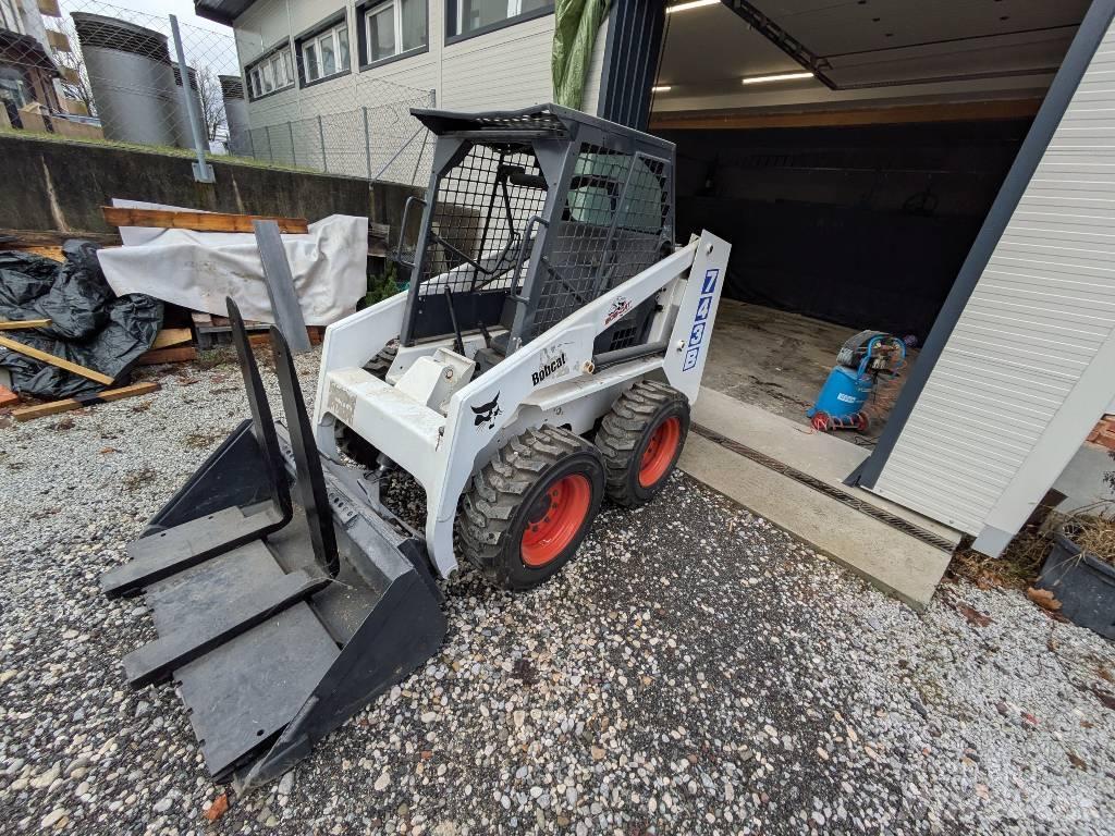 Bobcat 743 B Lietoti riteņu kompaktiekrāvēji