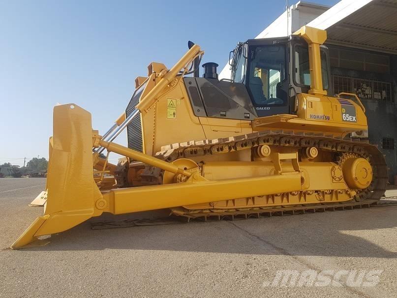 Komatsu D65EX-15 Kāpurķēžu buldozeri