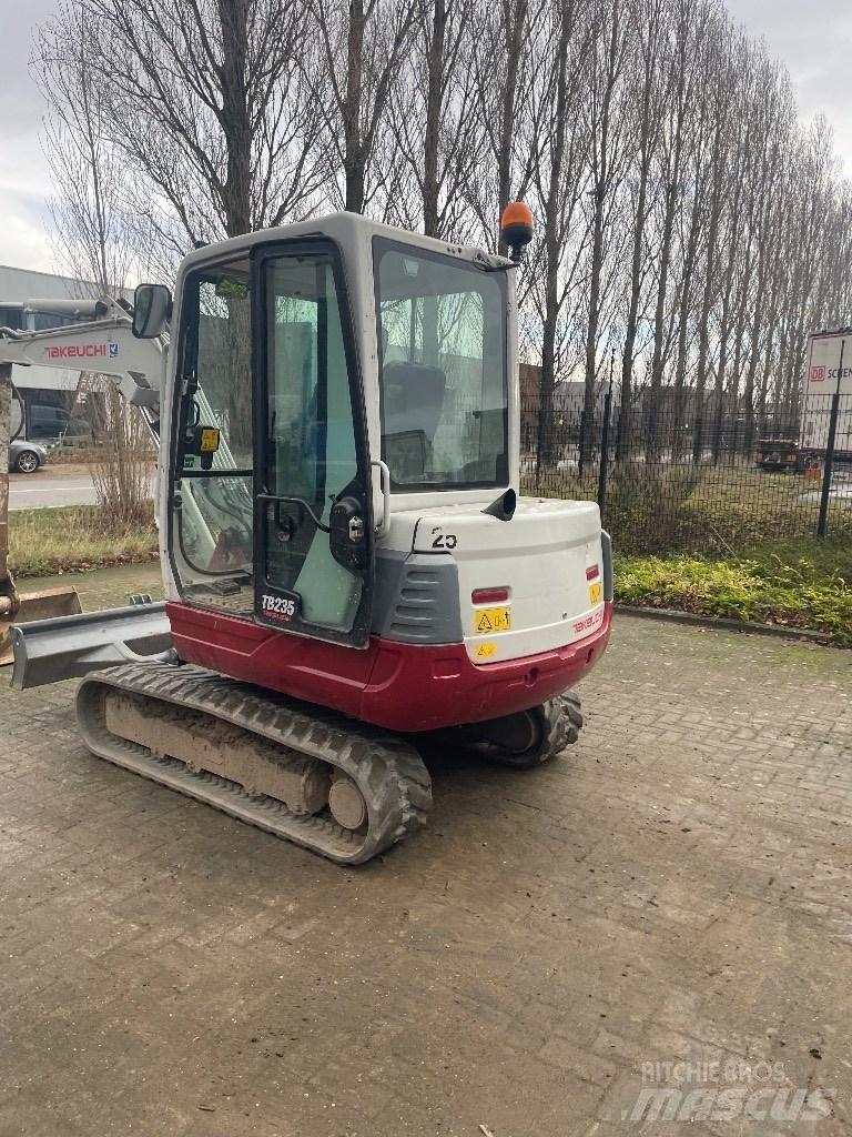 Takeuchi TB 235 Mini ekskavatori < 7 t
