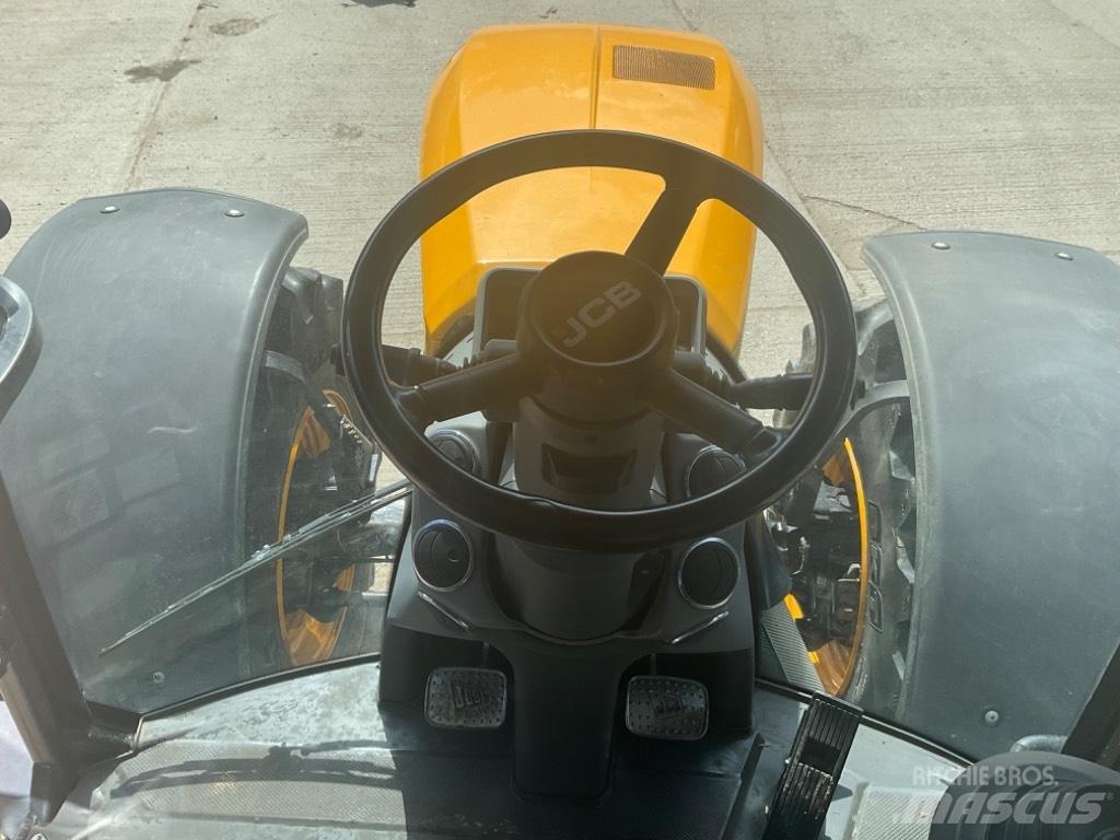 JCB Fastrac 4220 Traktori