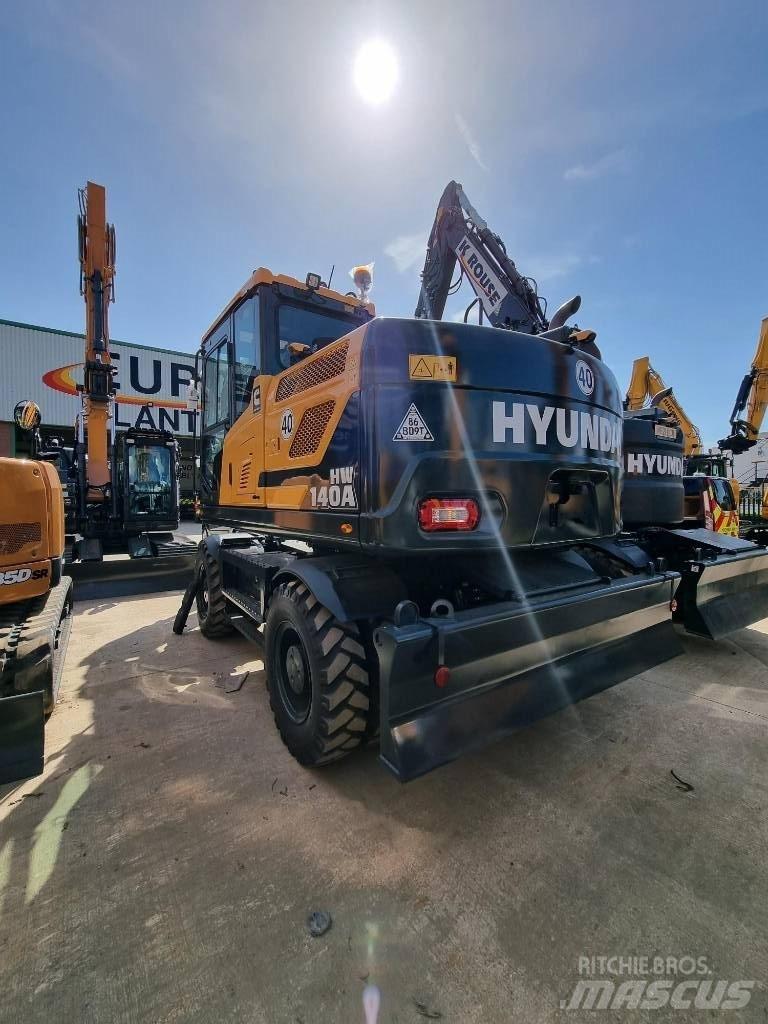 Hyundai HW140A Ekskavatori uz riteņiem
