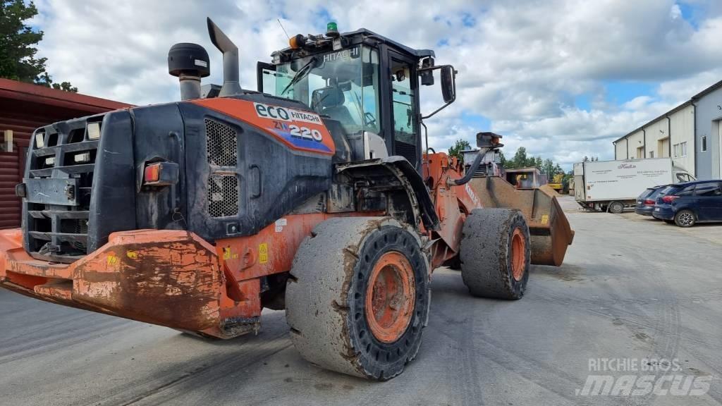 Hitachi ZW 220-6 Iekrāvēji uz riteņiem