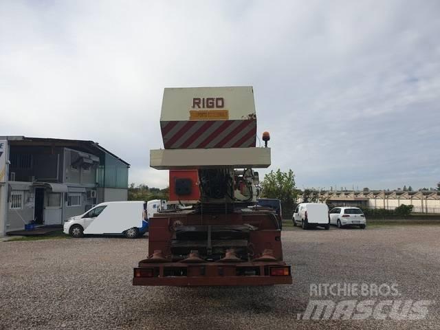 Rigo RTT600 Celtņi nelīdzenām virsmām