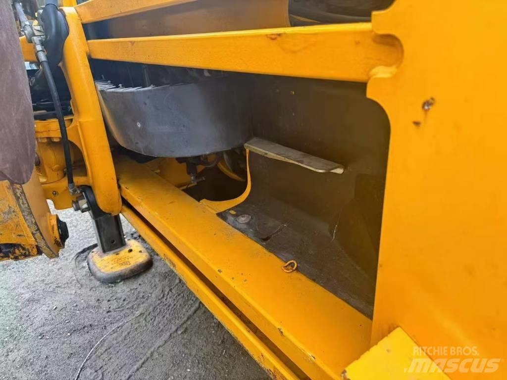 JCB 3 CX Ekskavatori-iekrāvēji