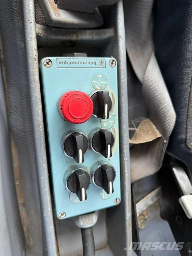 Mitsubishi FUSO Smagās mašīnas ar konteineriem