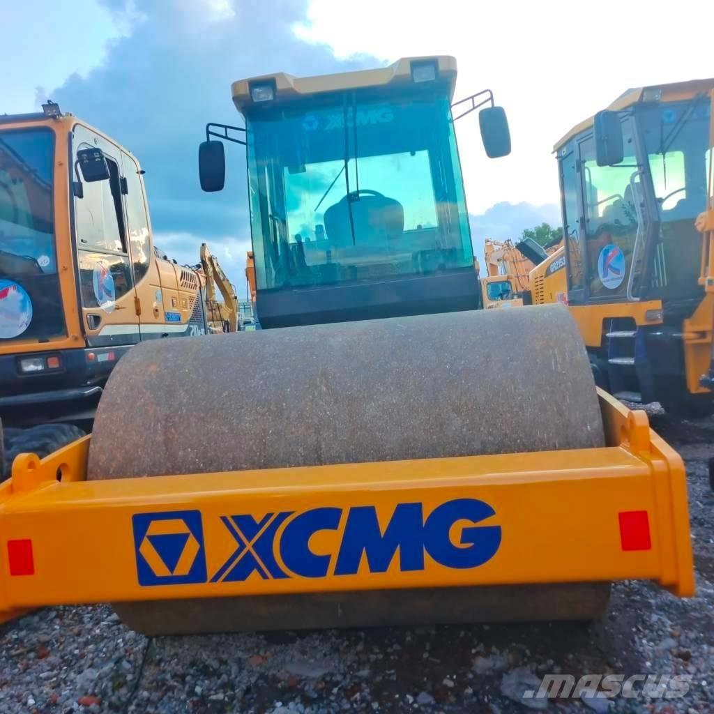 XCMG XS 183 J Vienvalča grunts veltņi
