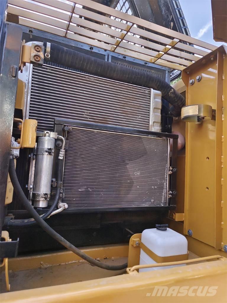 CAT 320 D Kāpurķēžu ekskavatori