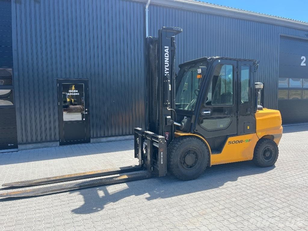 Hyundai 50 D-9 A Tehnika ar dīzeļa dzinēju