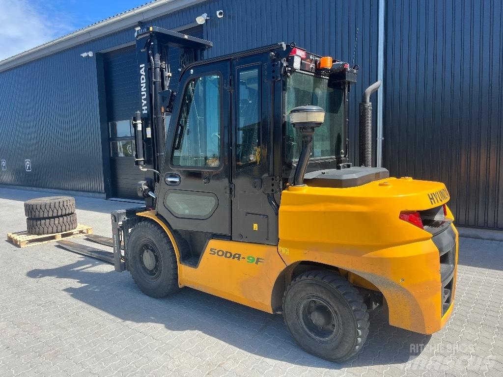 Hyundai 50 D-9 A Tehnika ar dīzeļa dzinēju