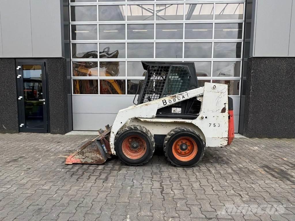 Bobcat 753 Lietoti riteņu kompaktiekrāvēji