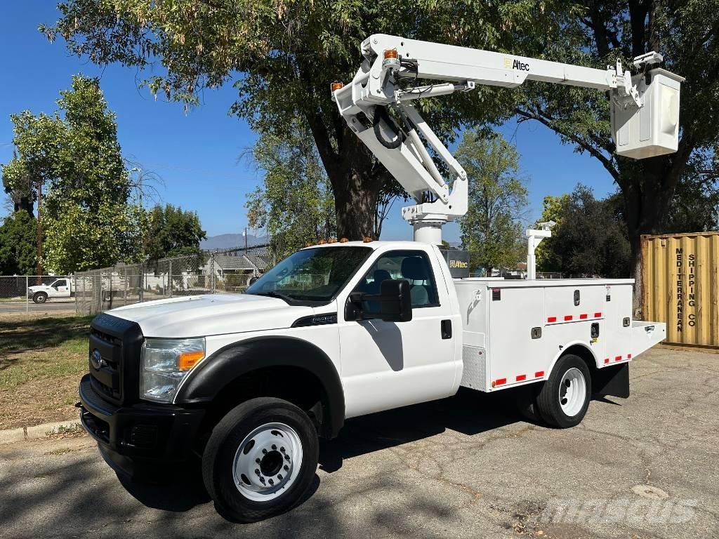Altec AT 235 Pacēlāji uz automašīnas bāzes