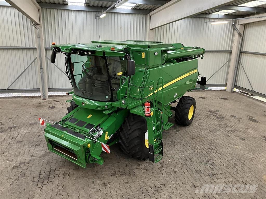John Deere T560 Ražas novākšanas kombaini