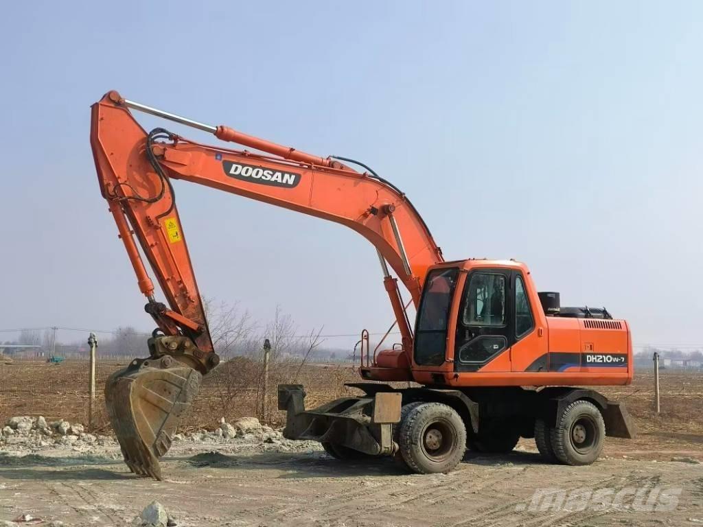 Doosan DH210W-7 Ekskavatori uz riteņiem