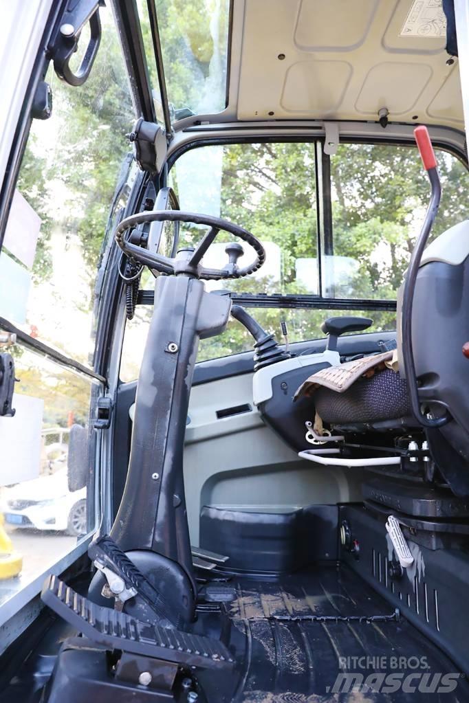 Wacker Neuson 6503 Ekskavatori uz riteņiem