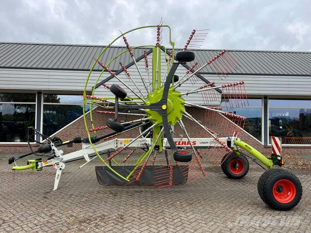 CLAAS Liner 2900 Vālotāji
