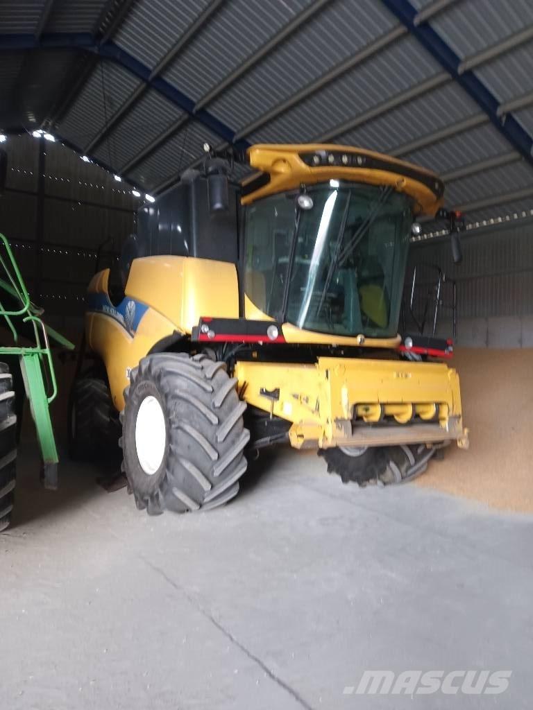 New Holland Cx 6.90 Ražas novākšanas kombaini