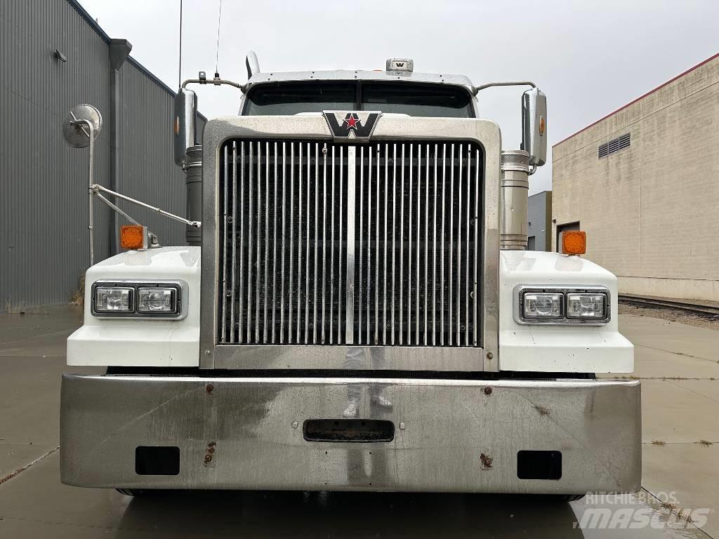 Western Star 4900 SF Vilcēji