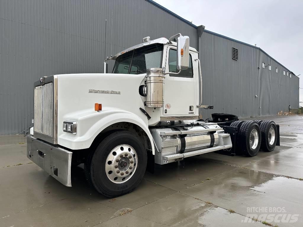 Western Star 4900 SF Vilcēji