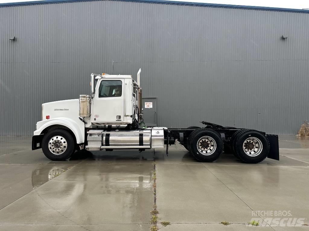 Western Star 4900 SF Vilcēji