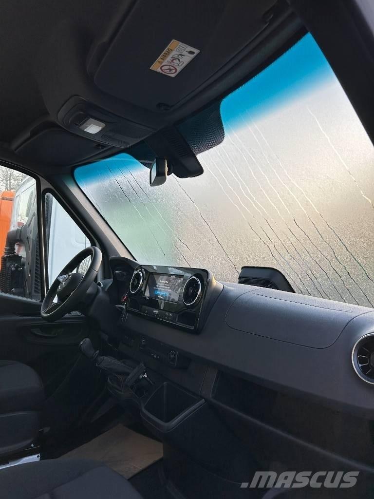 VERSALIFT V-200 Pacēlāji uz automašīnas bāzes