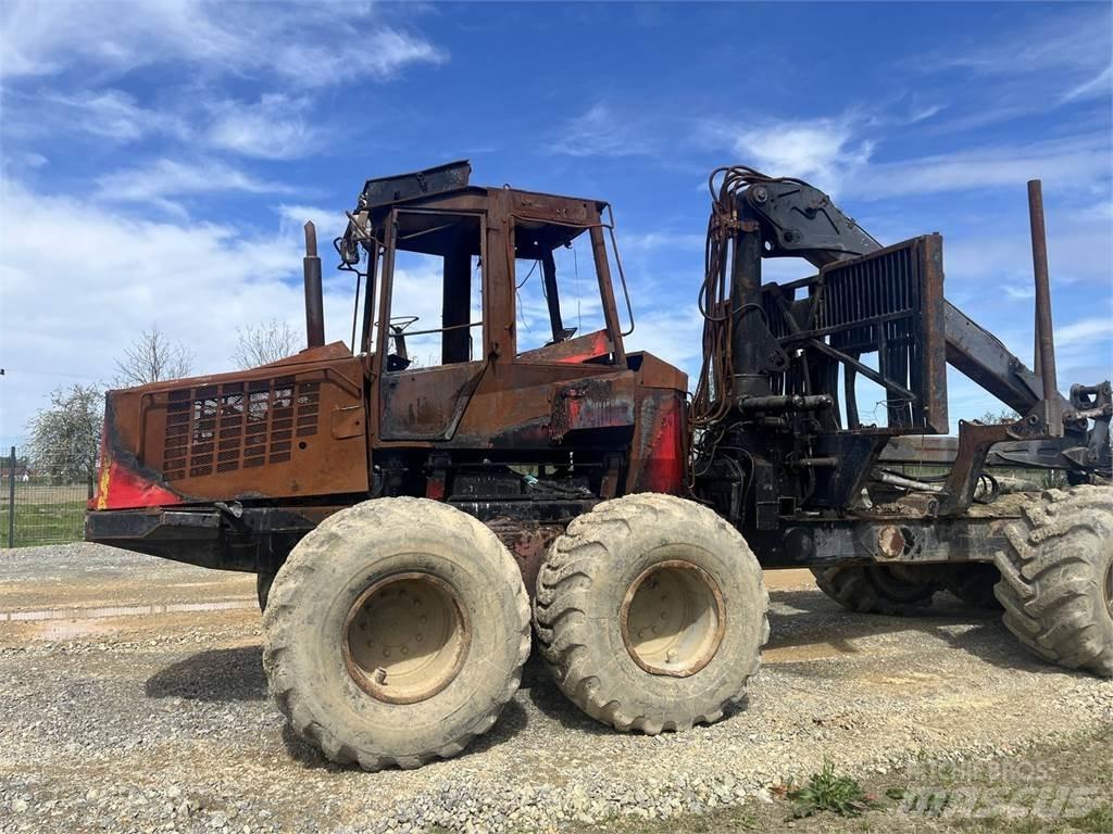 Komatsu 890.3 Harvesteri
