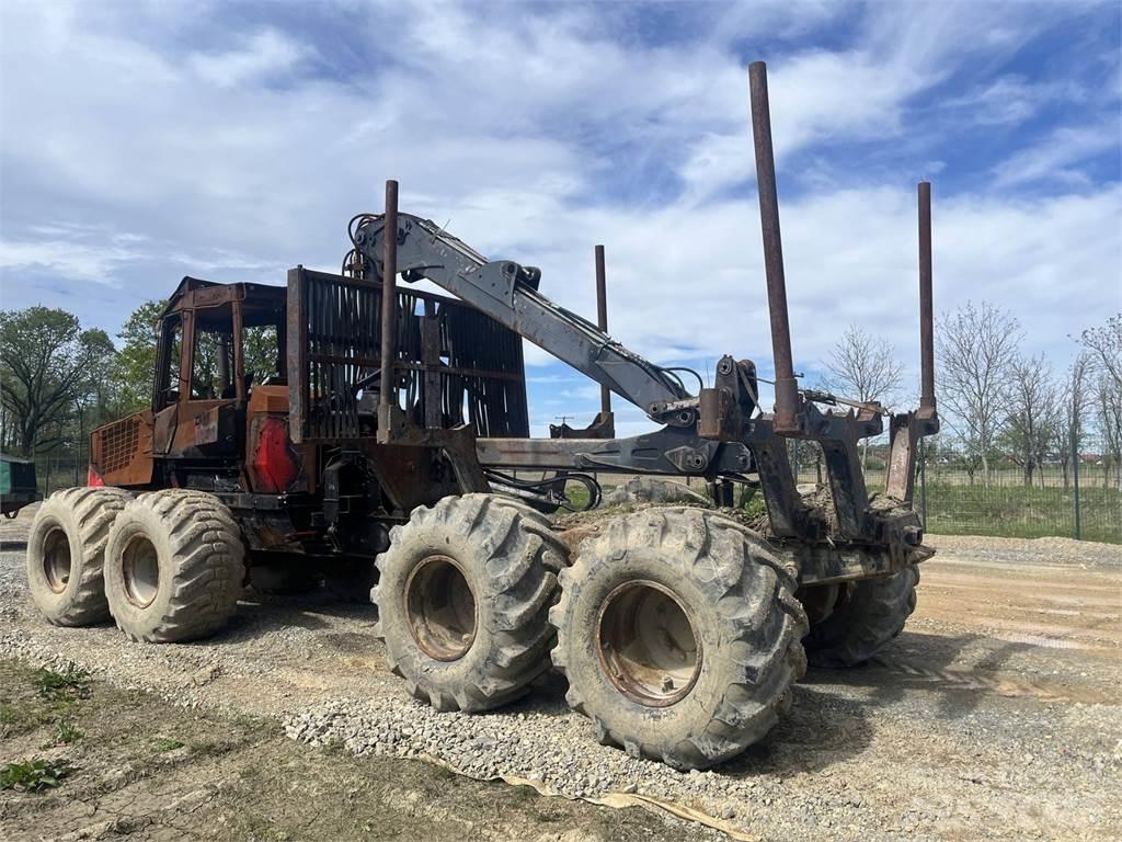 Komatsu 890.3 Harvesteri