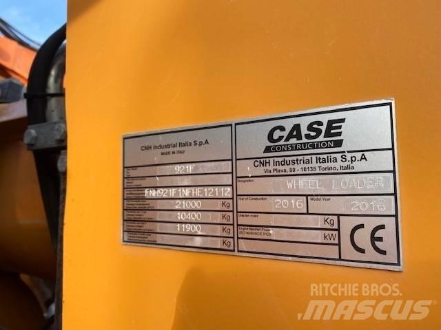 CASE 921F Iekrāvēji uz riteņiem
