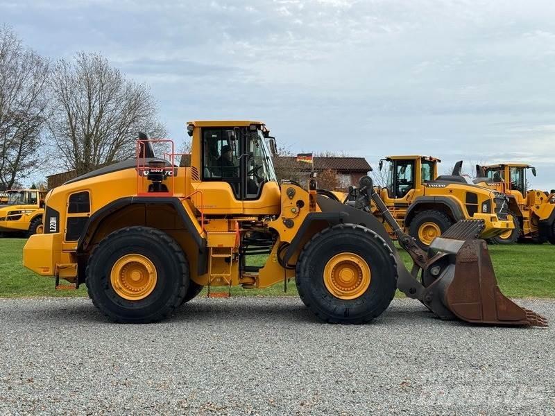 Volvo L 220 H Iekrāvēji uz riteņiem