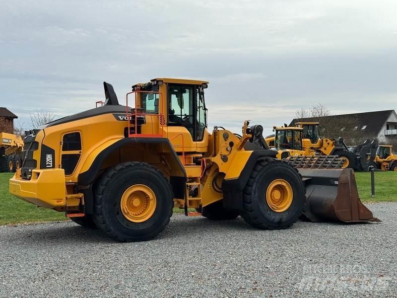 Volvo L 220 H Iekrāvēji uz riteņiem