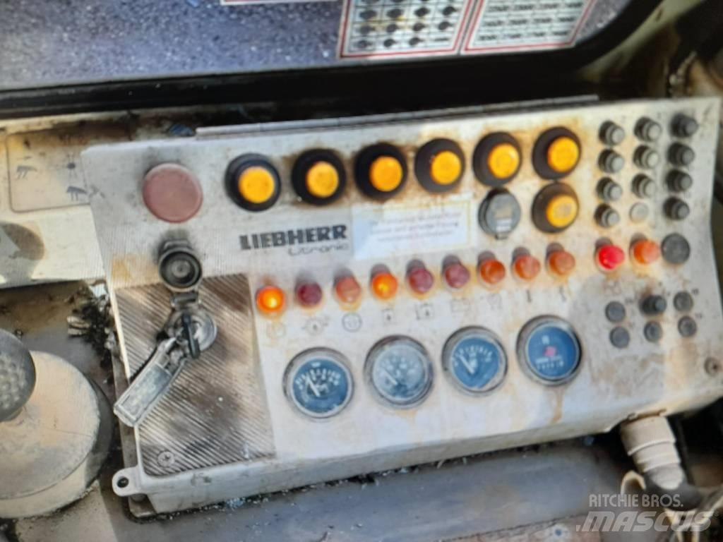 Liebherr PR 752 Kāpurķēžu buldozeri