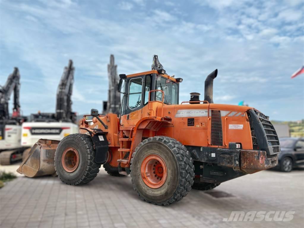 Doosan DL 300 Iekrāvēji uz riteņiem
