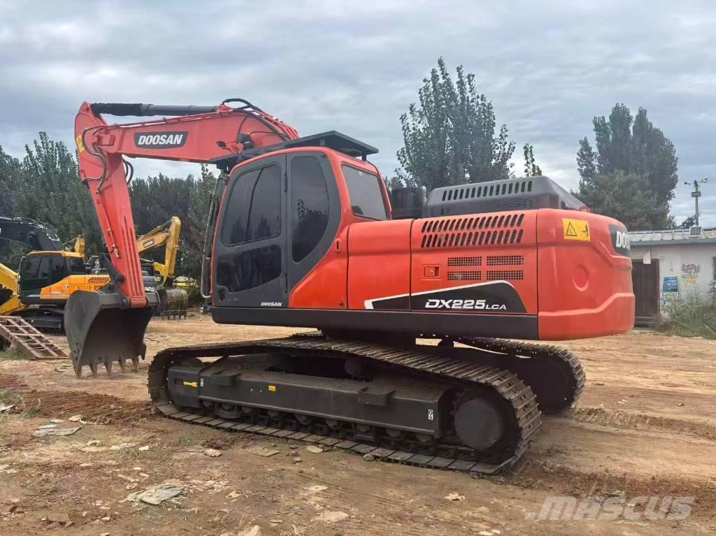 Doosan DX 225 Kāpurķēžu ekskavatori