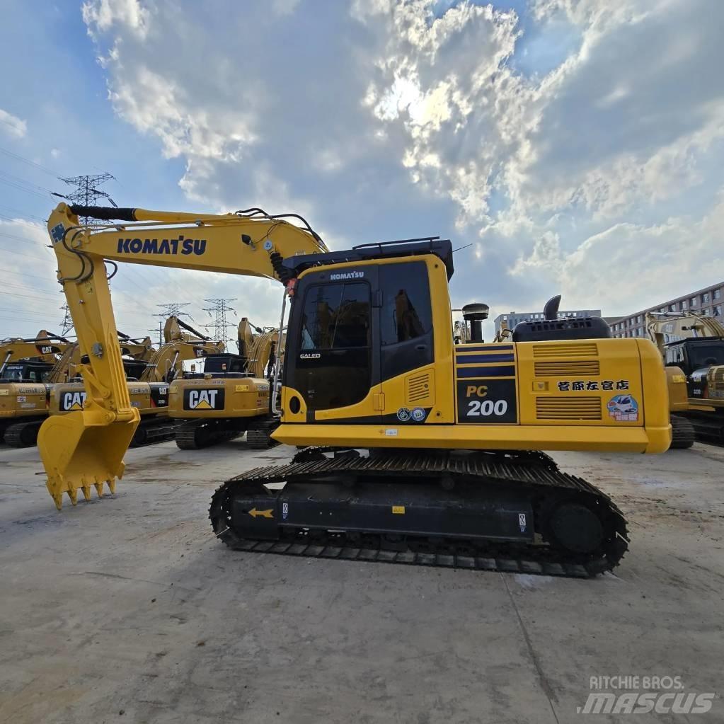Komatsu PC 200-8 Kāpurķēžu ekskavatori