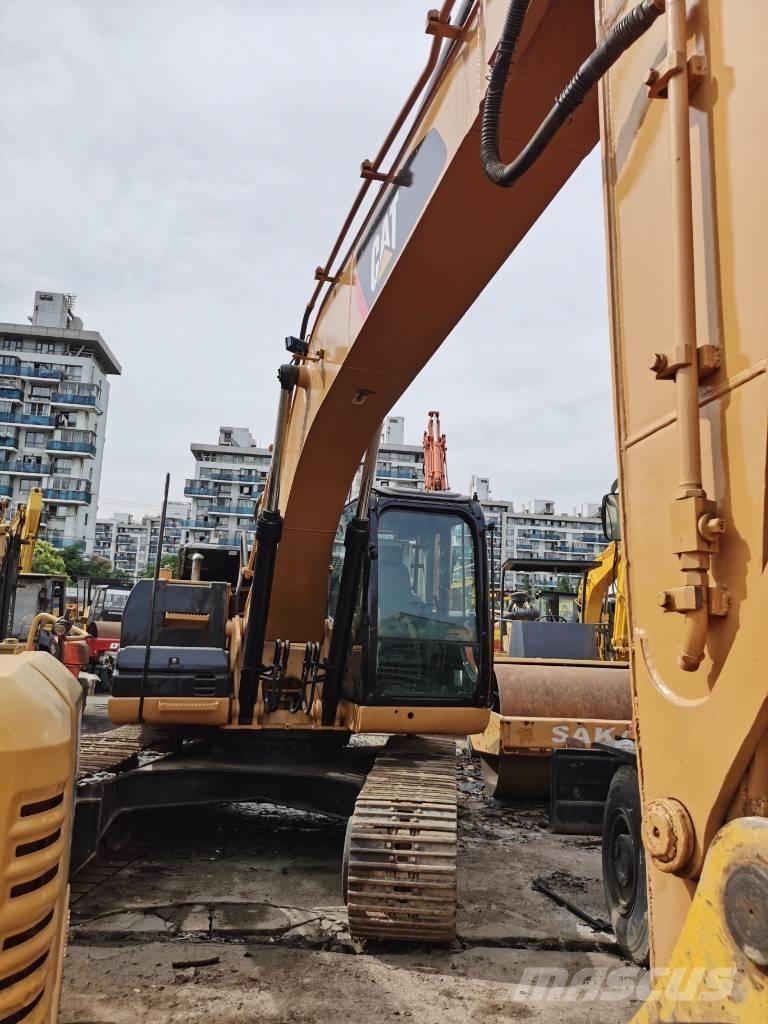 CAT 323D Kāpurķēžu ekskavatori
