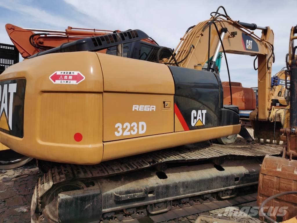 CAT 323D Kāpurķēžu ekskavatori