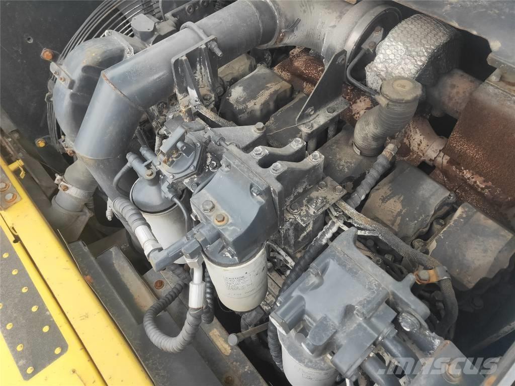 Komatsu PC460-8 Kāpurķēžu ekskavatori
