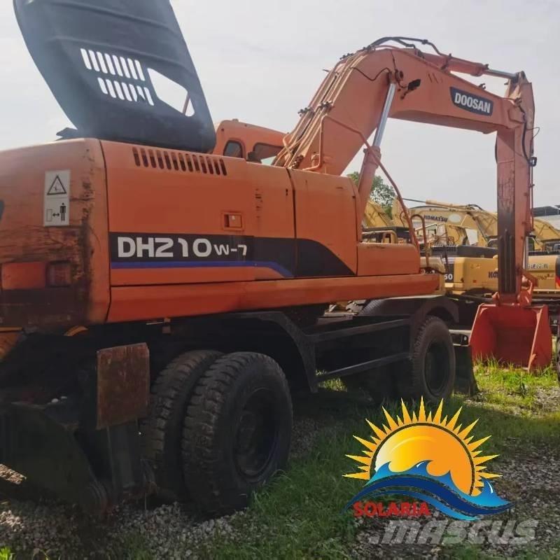 Doosan DH 210 W-7 Ekskavatori uz riteņiem