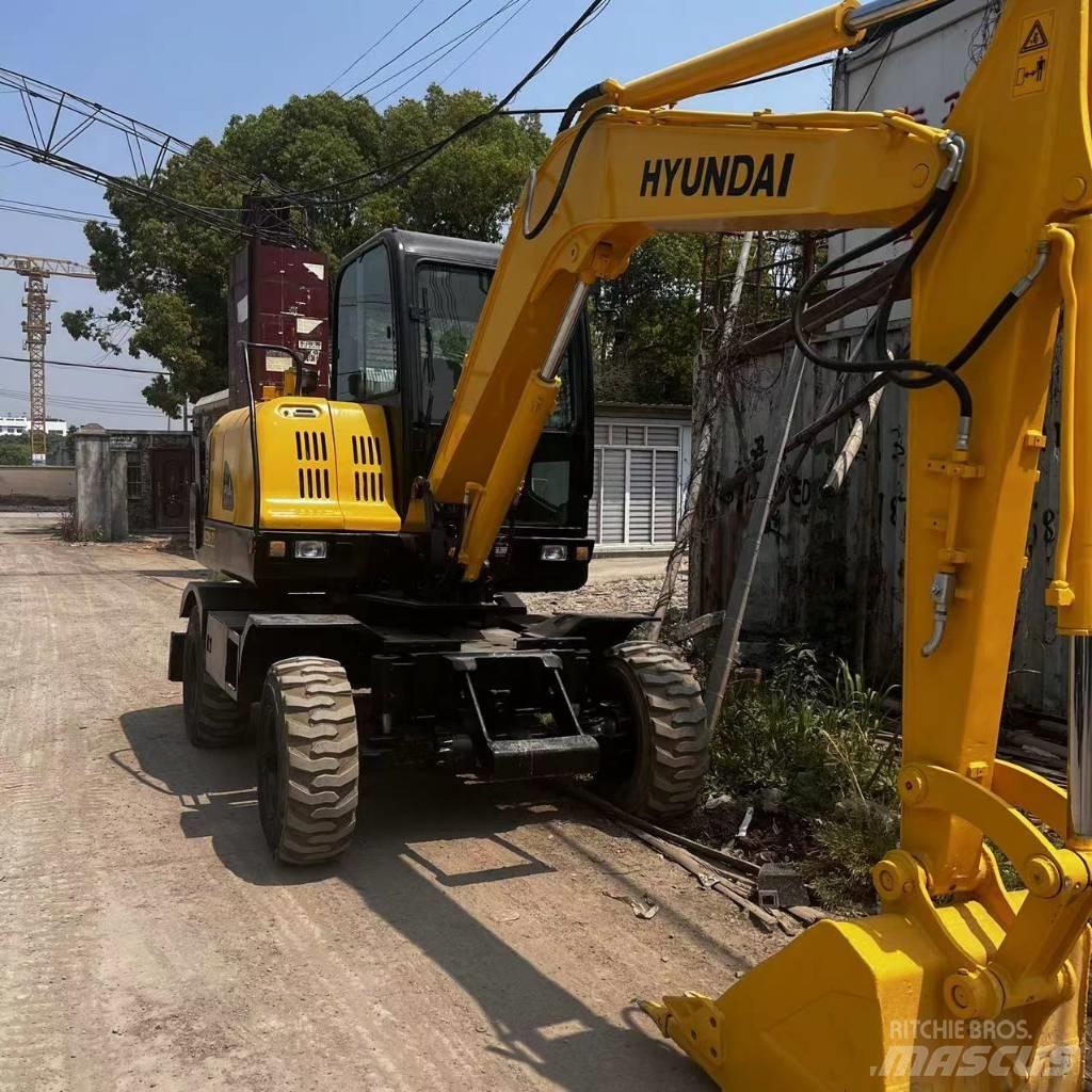Hyundai R60W-7 Ekskavatori uz riteņiem