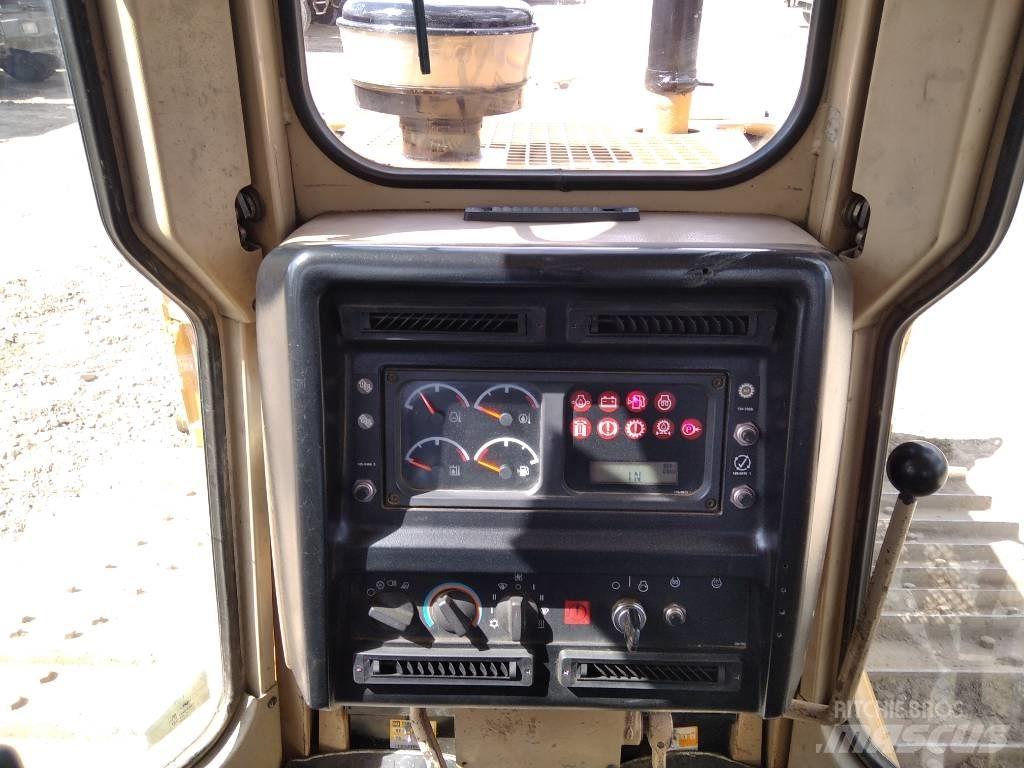 CAT D 6 M LGP Buldozeri