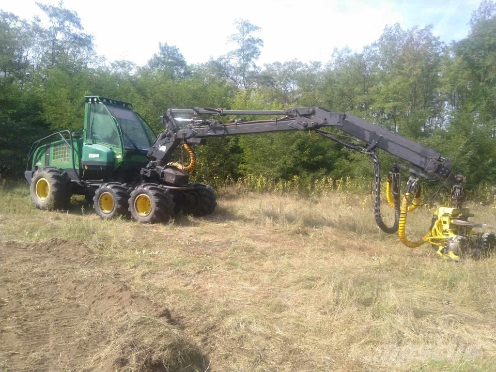 John Deere 1070 D Harvesteri
