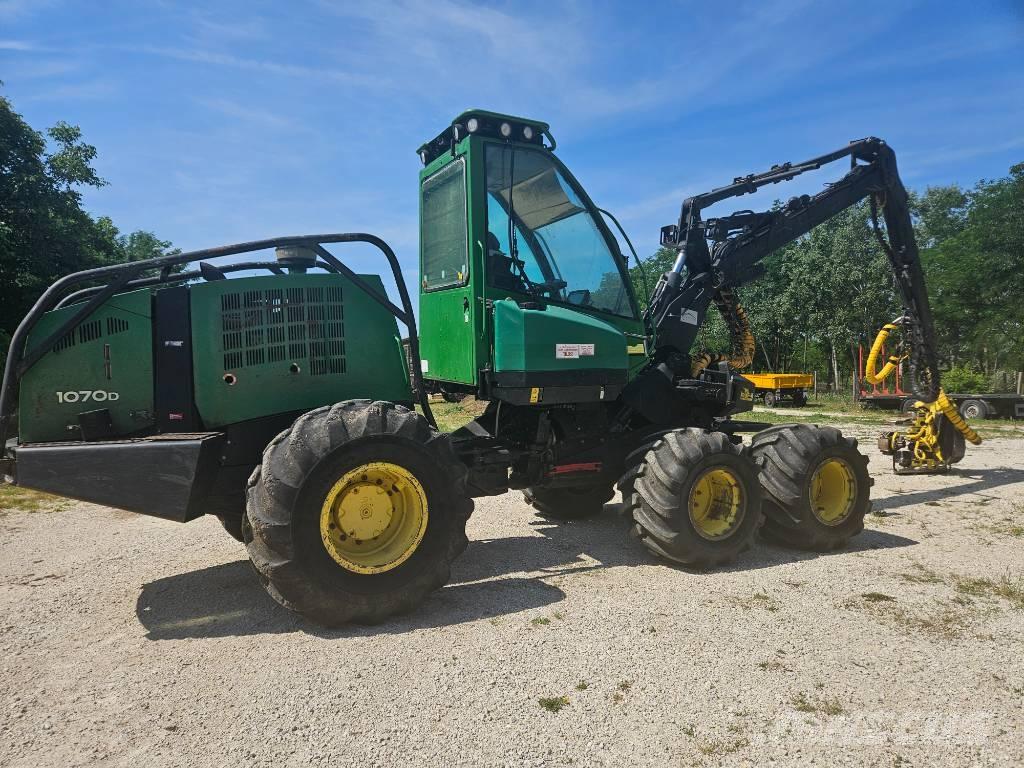 John Deere 1070 D Harvesteri