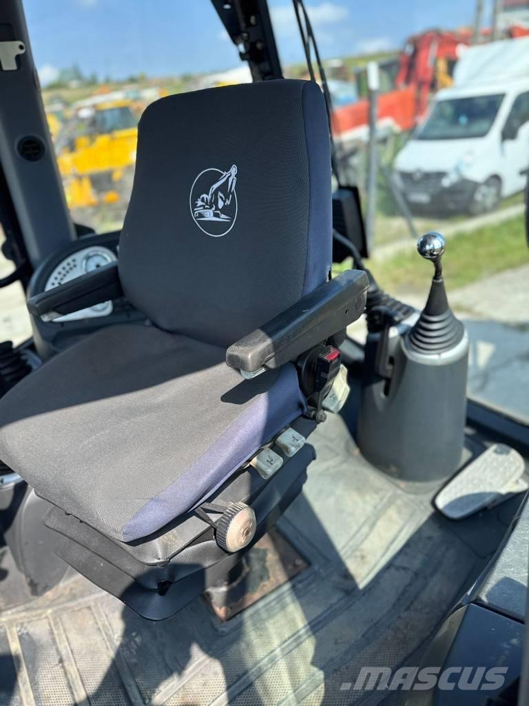 JCB 3 CX Ekskavatori-iekrāvēji