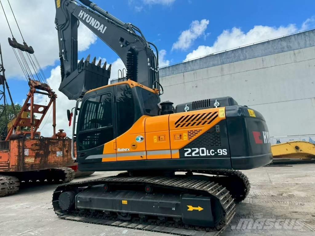 Hyundai R220LC-9S Kāpurķēžu ekskavatori