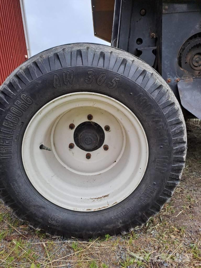 New Holland BR 7060 Rituļu preses