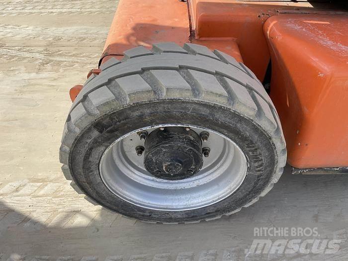 JLG E450AJ Strēles pacēlāji