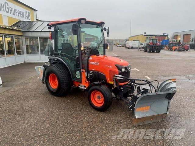 Kubota STW 37 Kompaktie traktori