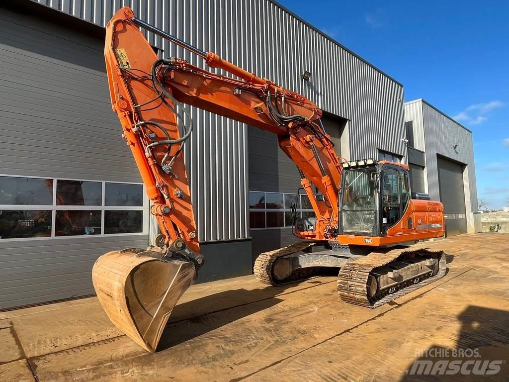 Doosan DX255LC-3 Kāpurķēžu ekskavatori
