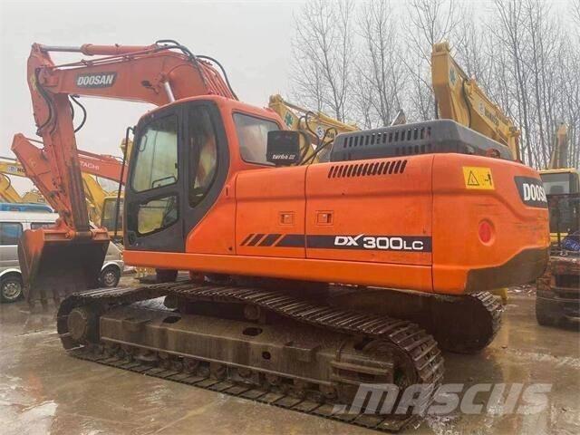 Doosan DX300 Kāpurķēžu ekskavatori