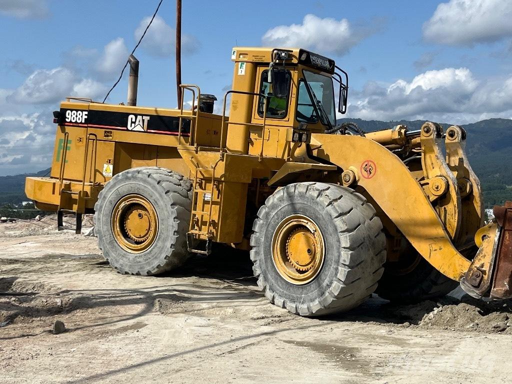 CAT 988 F II Iekrāvēji uz riteņiem